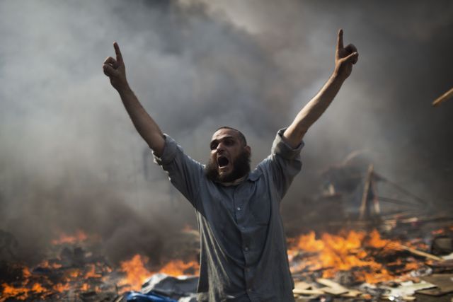 Φλέγεται η Αίγυπτος μετά τη σφαγή ισλαμιστών